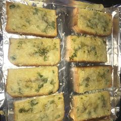 A picture of Garlic Bread.