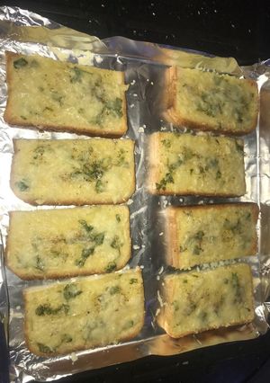 A picture of Garlic Bread.
