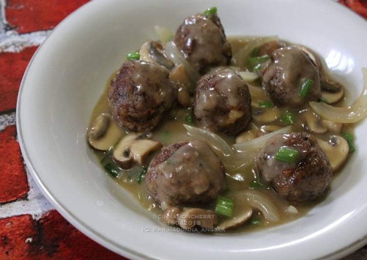 How To Use Meatballs with Mushroom Sauce