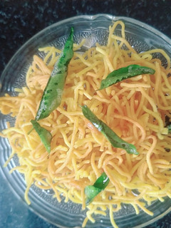 Besan sev (Besan sev recipe in tamil) செய்முறை முக்கிய புகைப்படம்