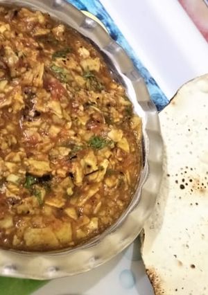 A picture of Papad sabji.