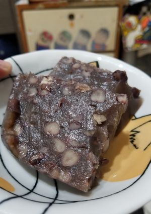 A picture of Chinese Red bean Pudding 紅豆糕.