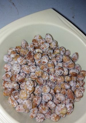 A picture of Baked peanut burgers.