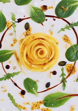 Foto principal de Ensalada de Mango y Queso de Cabra