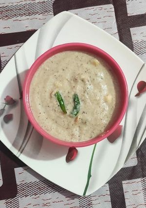 ओनियन व्हाइट ग्रेव्ही (Onion White Gravy Recipe In Marathi) रेसिपी चे मुख्य फोटो 