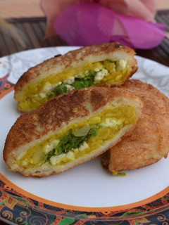 A picture of Bread Patties With Tripe Stuffing.