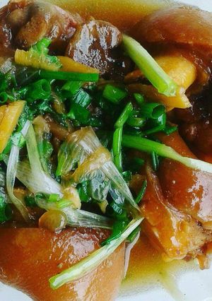 Hình của món Chân giò kho tàu.