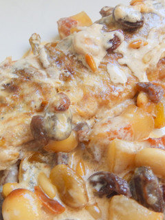 Una foto de Trucha con panceta y frutos secos