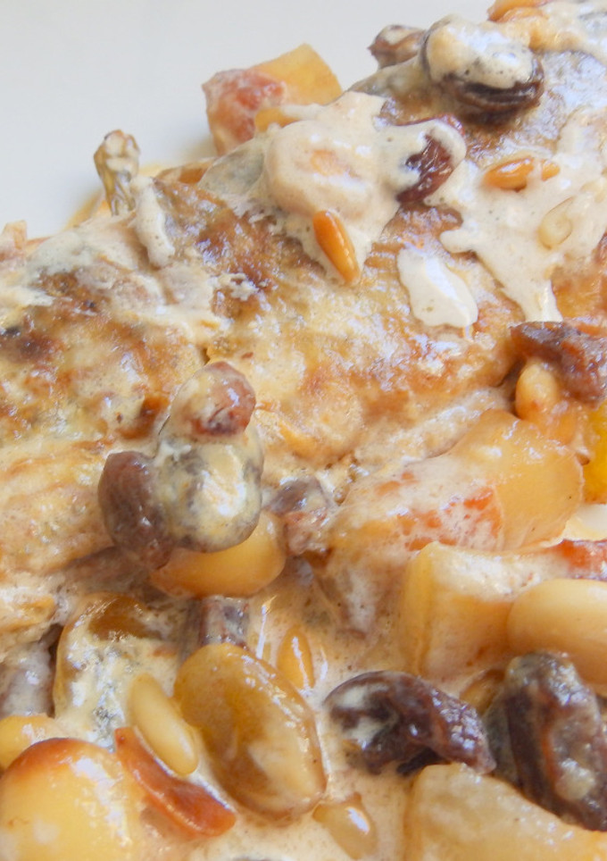 Una foto de Trucha con panceta y frutos secos