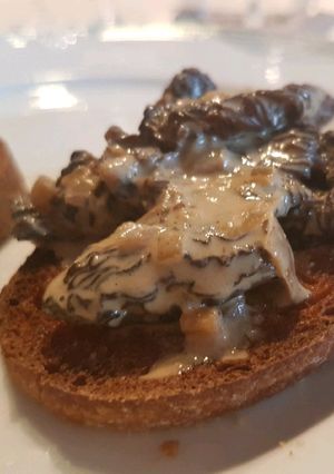 Une photo de Croûte aux morilles