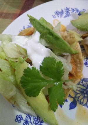 Una foto de Tostadas de tinga!!! Para niño