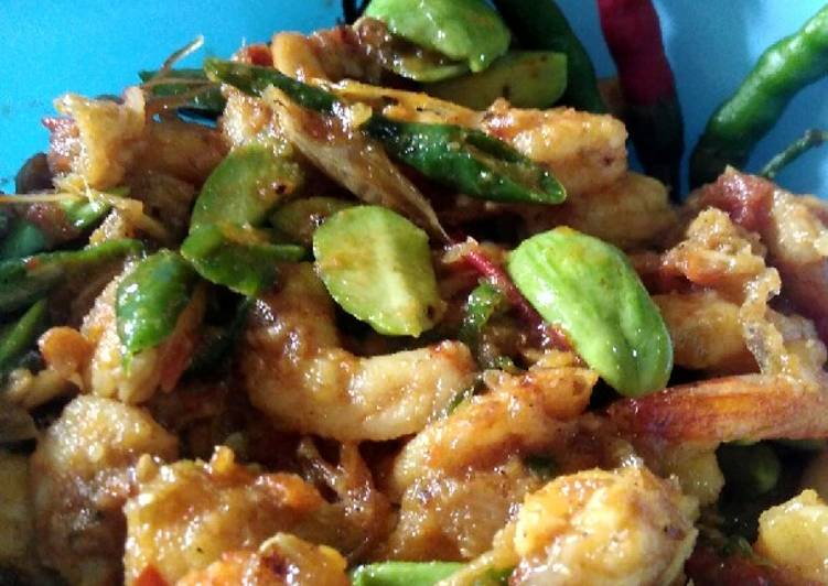 Langkah Mudah untuk Menyiapkan Udang pete cabe ijo, Menggugah Selera