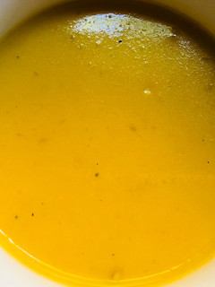 Una foto de Crema de zanahoria con ralladura de naranja Light!