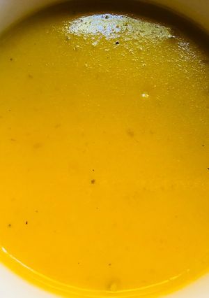 Una foto de Crema de zanahoria con ralladura de naranja Light!