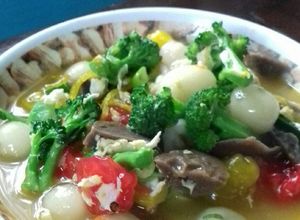 Foto resep Seblak kerupuk, baso, brokoli, telur, mie glosor