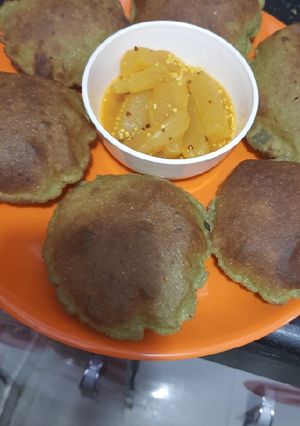 मूली के पत्तों की पूरी रेसिपी मुख्य फोटो