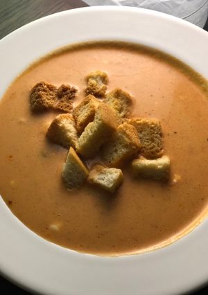 Una foto de Crema de jitomates rostizados