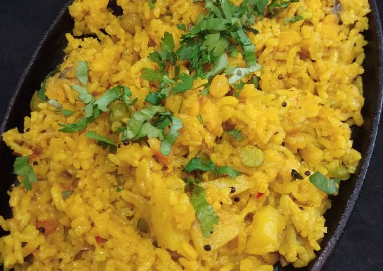 Step-by-Step Guide to Make Any-night-of-the-week Rajvadi khichdi