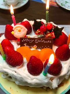 A picture of Christmas cake.