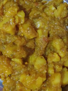 बैंगन आलू की सब्जी रेसिपी मुख्य फोटो