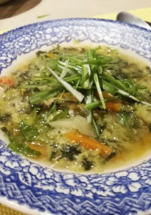 Una foto de Sopa de verduras 🥕🥬🍲