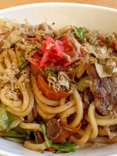 A picture of Stir-Fried Udon Noodles.