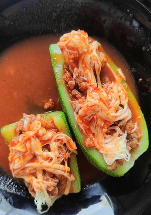 Una foto de Calabacitas rellenas al guajillo