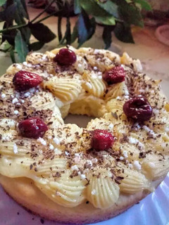 Una foto de Rosca de Pascua húmeda y esponjosa