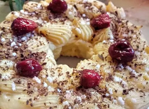 Una foto de Rosca de Pascua húmeda y esponjosa
