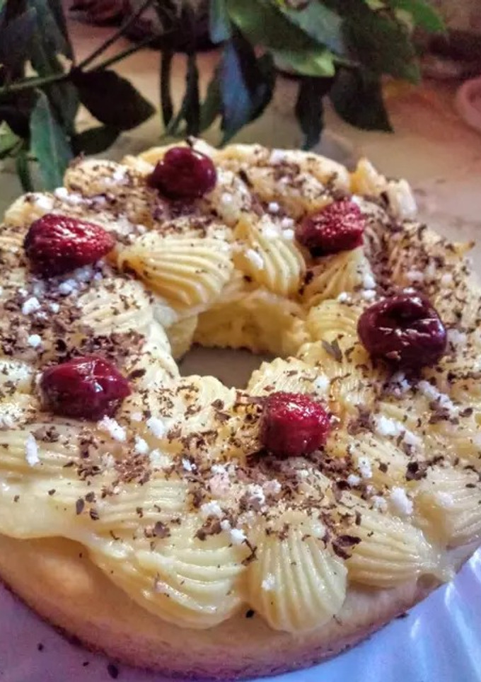 Una foto de Rosca de Pascua húmeda y esponjosa