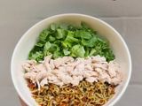 บะหมี่ผักคลุกไก่ฉีก