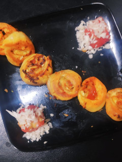 मिनी पिज़्ज़ा रोल्स (mini pizza rolls recipe in Hindi) रेसिपी मुख्य फोटो