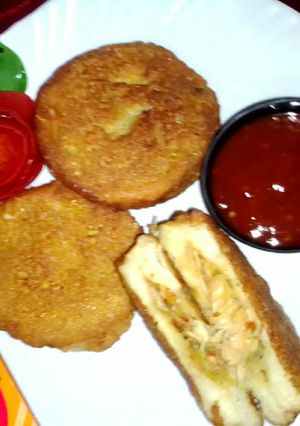 A picture of Chicken bread pockets.