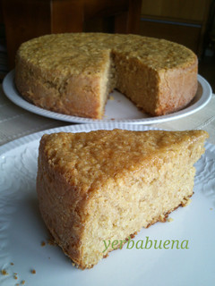Una foto de Bizcocho de manzana, limón y almendra
