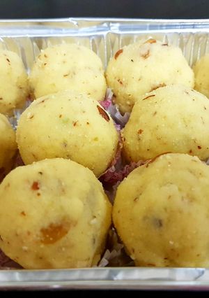 A picture of Mawa laddu.