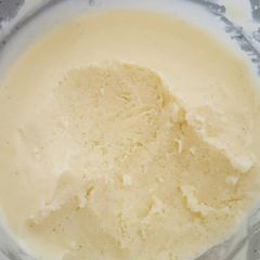 A picture of Custard vanilla ice cream.