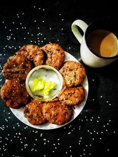 લેફ્ટ ઓવર ખીચડી કટલેટ (Left Over Khichdi Cutlet Recipe In Gujarati) રેસીપી મુખ્ય ફોટો