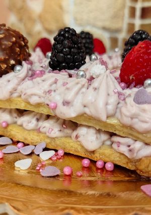 Foto di Cream Tart con lamponi e more