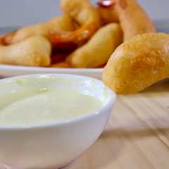 Una foto de Langostinos gabardina con mayonesa de piña