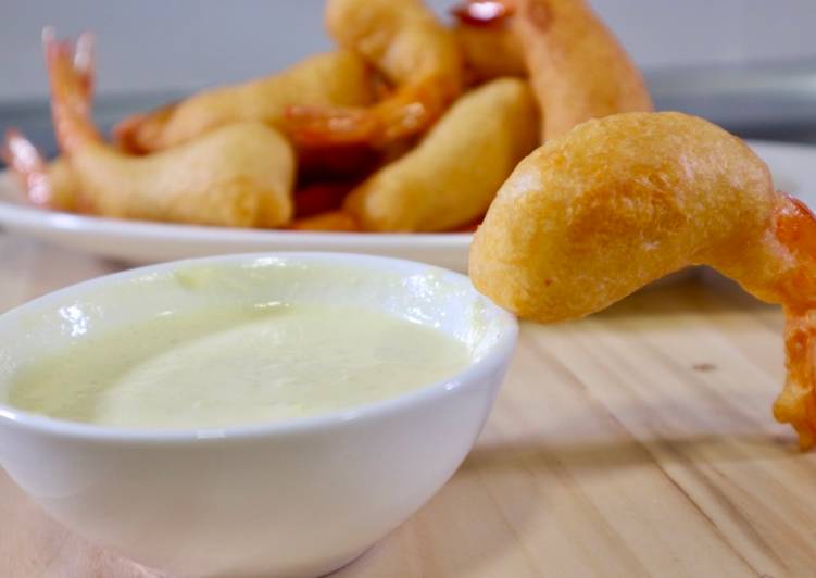 Langostinos gabardina con mayonesa de piña