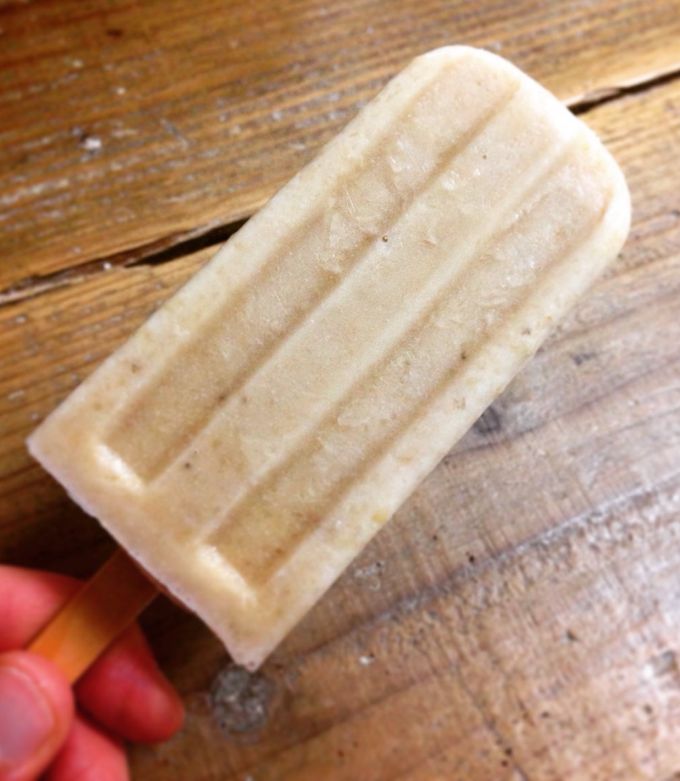 A picture of Banana Milk Popsicles.
