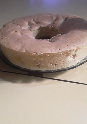 Una foto de Bizcochuelo esponjoso de manzana 🤩😍😍