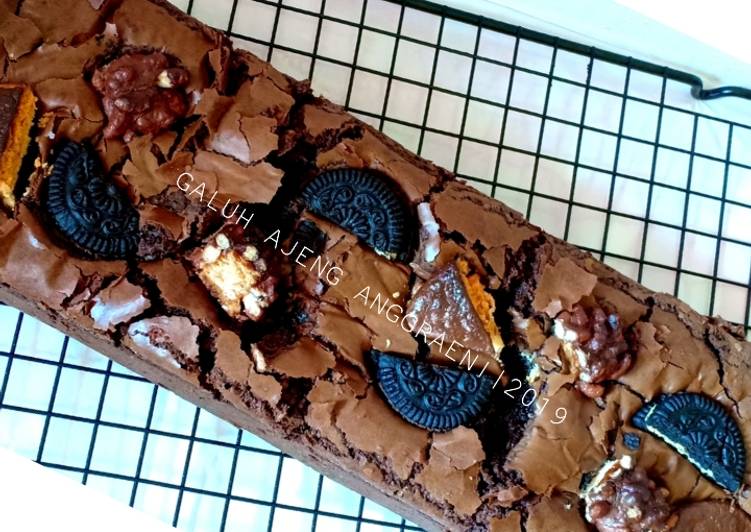 Resep Fudgy Brownie Shiny/ Brownies Panggang (Takaran Sendok,No Mixer), Enak