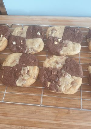 A picture of Checkered Cookies.