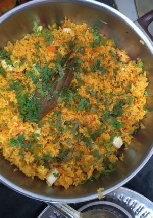A picture of Paneer vegetable biryani.