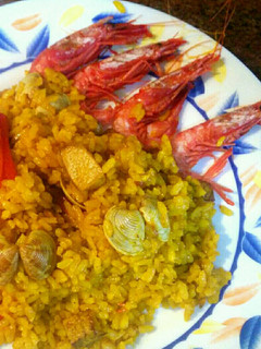 Una foto de Paella de marisco
