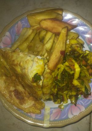 A picture of Potato with vegetable sauce (Dankalin hausa da sauce).