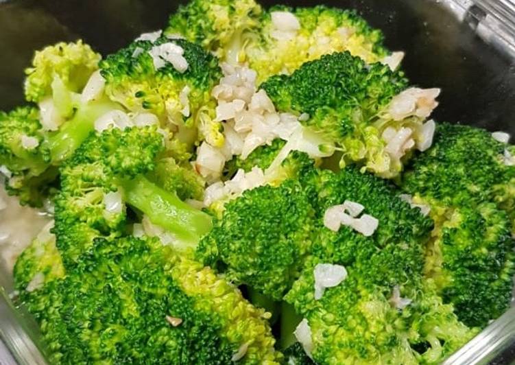 Resep Tumis Brokoli Garlic by Mommy Ika yang sempurna