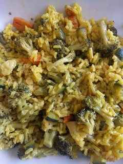 Una foto de Arroz con verduras al curry