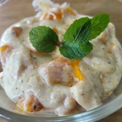 A picture of Creamy mango salad.
